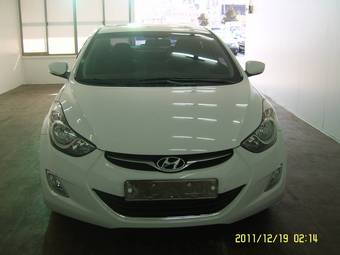 2011 Hyundai Avante Photos