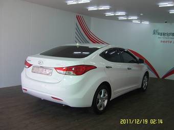 2011 Hyundai Avante Pictures