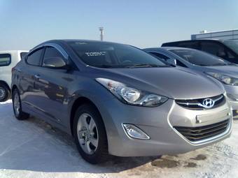 2011 Hyundai Avante Photos