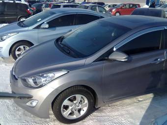 2011 Hyundai Avante Pictures