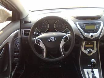 2011 Hyundai Avante Wallpapers
