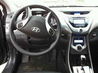 2011 Hyundai Avante Wallpapers