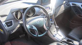 2011 Hyundai Avante Pictures