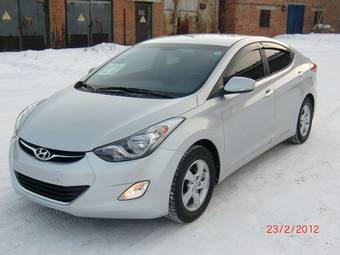 2011 Hyundai Avante Pictures