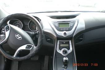 2011 Hyundai Avante Wallpapers