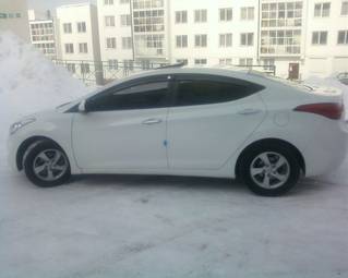 2011 Hyundai Avante Photos