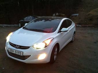 2011 Hyundai Avante Pictures