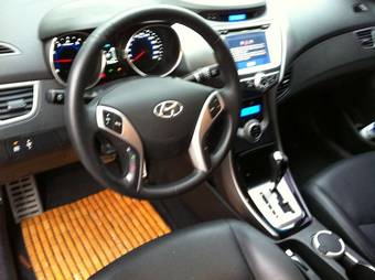 2011 Hyundai Avante Pics