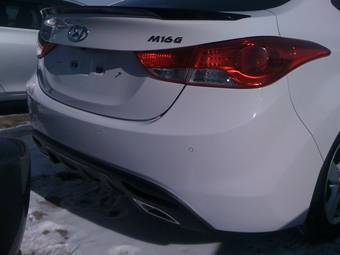 2011 Hyundai Avante Pics