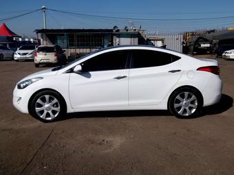 2011 Hyundai Avante Photos