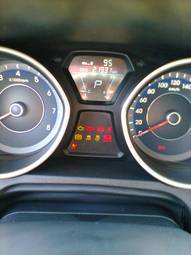 2011 Hyundai Avante Pictures