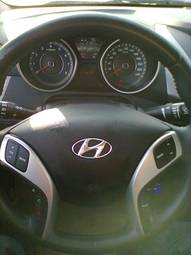 2011 Hyundai Avante Photos