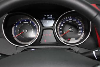 2011 Hyundai Avante Photos