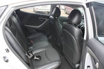 2011 Hyundai Avante Wallpapers