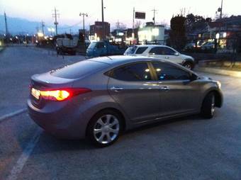 2011 Hyundai Avante Pictures