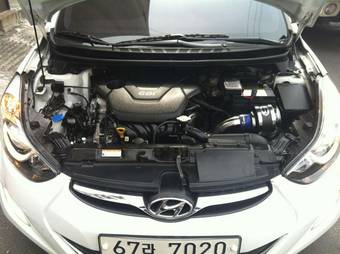 2011 Hyundai Avante Pics