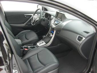 2011 Hyundai Avante Pictures