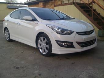 2011 Hyundai Avante Pictures