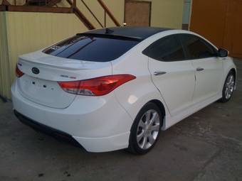 2011 Hyundai Avante Pics