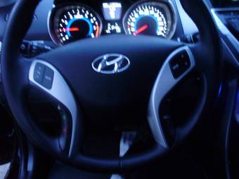 2011 Hyundai Avante Pictures