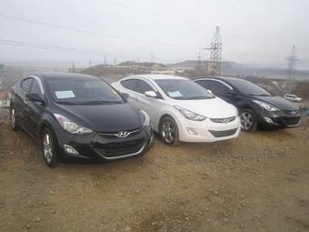 2011 Hyundai Avante Pictures