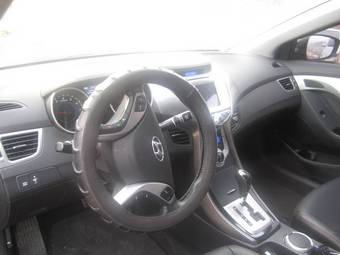 2011 Hyundai Avante Photos