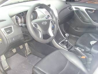 2011 Hyundai Avante Photos