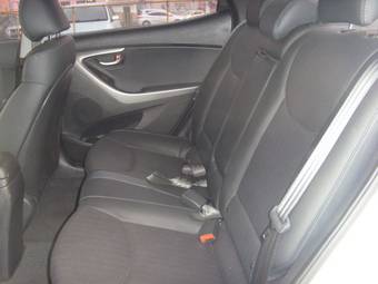 2011 Hyundai Avante Pictures