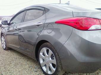 2011 Hyundai Avante Pics