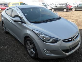 2011 Hyundai Avante Pictures