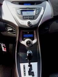 2011 Hyundai Avante Pics