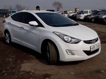 2011 Hyundai Avante Pictures
