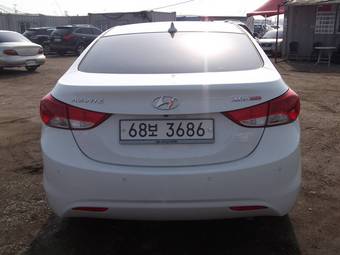 2011 Hyundai Avante Pictures