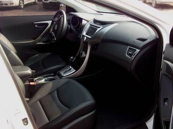 2011 Hyundai Avante Wallpapers
