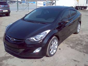 2011 Hyundai Avante Pictures