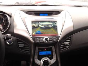 2011 Hyundai Avante Pictures