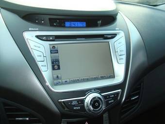 2011 Hyundai Avante Pictures