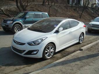 2011 Hyundai Avante Wallpapers