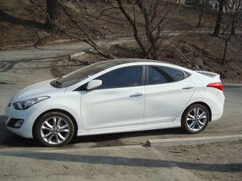 2011 Hyundai Avante Images