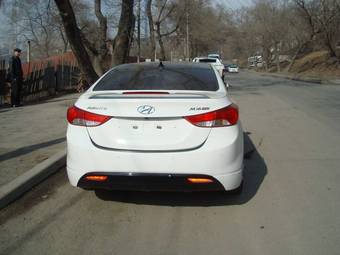 2011 Hyundai Avante Pictures