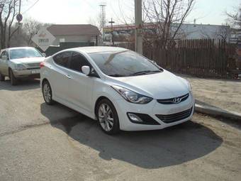 2011 Hyundai Avante Pics