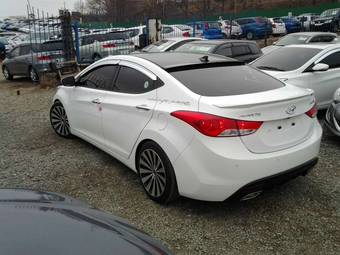 2011 Hyundai Avante Pictures