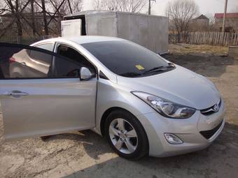 2011 Hyundai Avante Photos