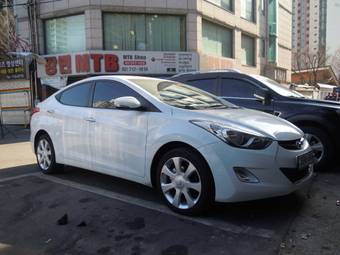 2011 Hyundai Avante Photos
