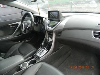 2011 Hyundai Avante Photos