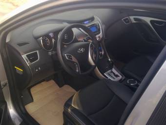 2011 Hyundai Avante Pictures