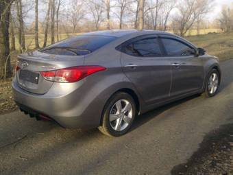 2011 Hyundai Avante Pictures
