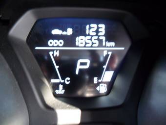 2011 Hyundai Avante Pictures