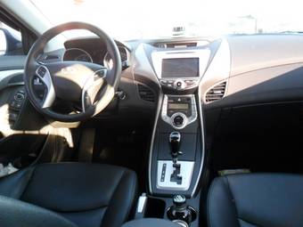 2011 Hyundai Avante Wallpapers