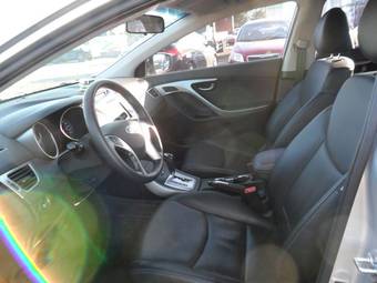 2011 Hyundai Avante Images